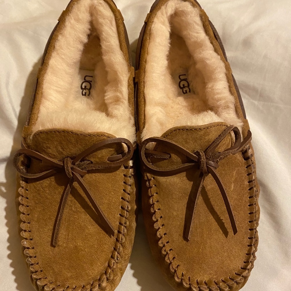 UGG Women Dakota moccasins